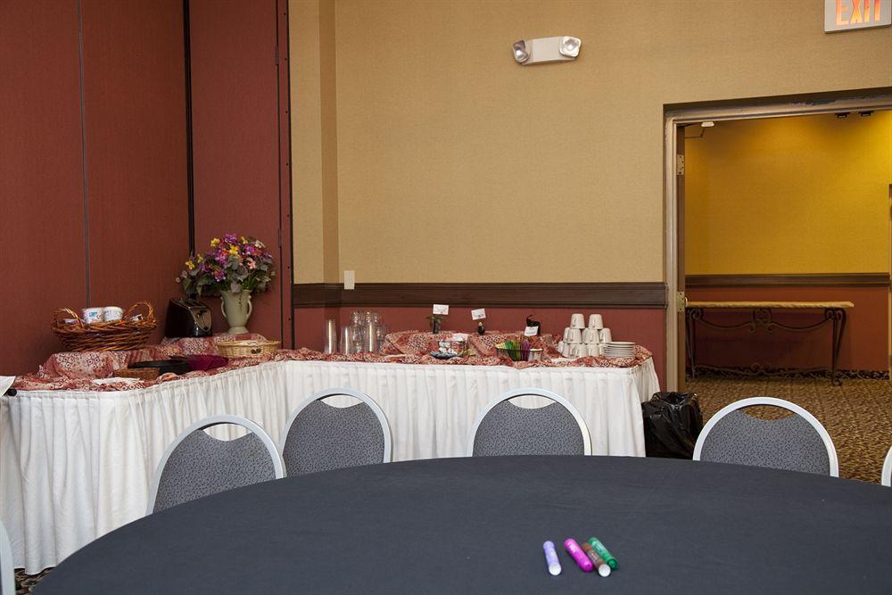 Holiday Inn Hotel & Suites Owatonna Restaurant bilde
