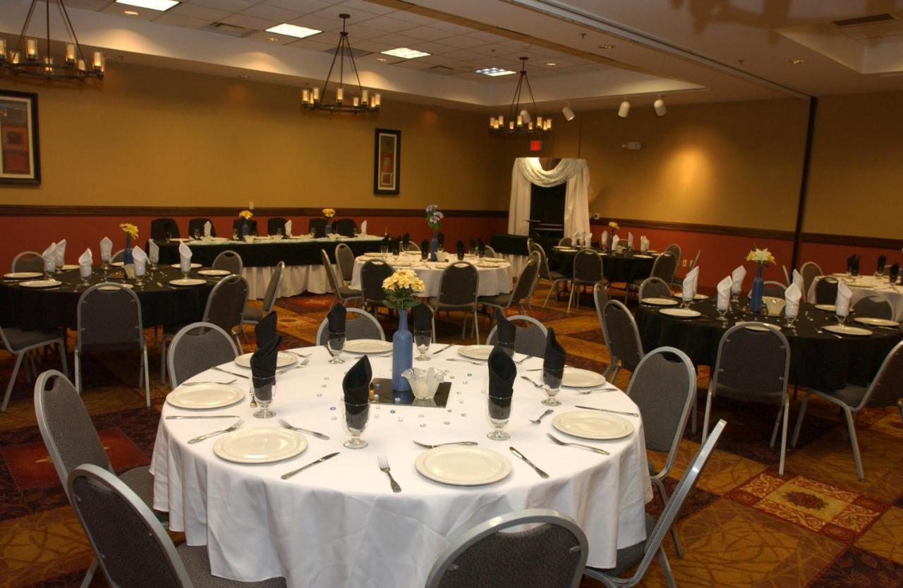 Holiday Inn Hotel & Suites Owatonna Eksteriør bilde